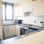 Apartamento Vibrant 2 Bedroom Sleeps 4 *