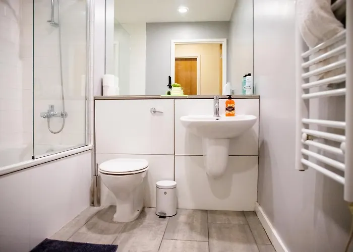 Vibrant 2 Bedroom Sleeps 4 Leeds (West Yorkshire)