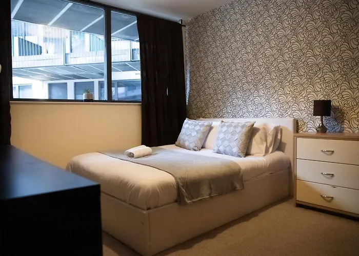 Appartement Vibrant 2 Bedroom Sleeps 4 *