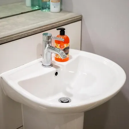 公寓 Vibrant 2 Bedroom Sleeps 4 *