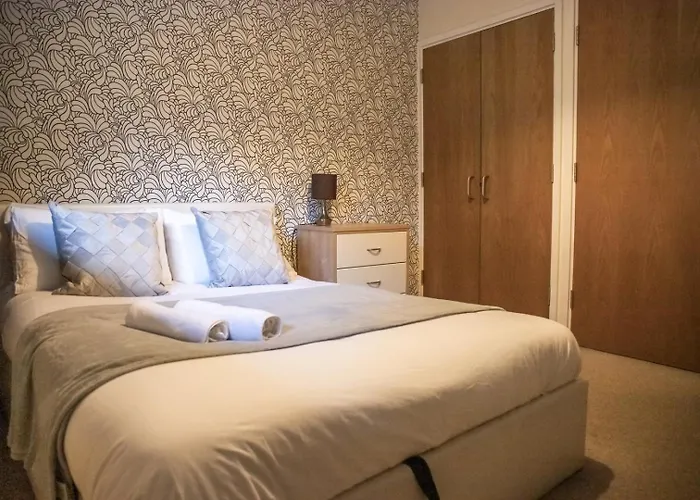 Vibrant 2 Bedroom Sleeps 4 Apartment Leeds (West Yorkshire)